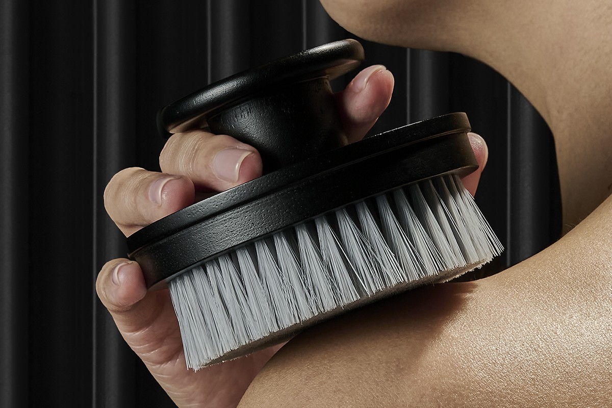 ARgENTUM Introduce Innovative Biomaster-Infused Exfoliating Silver Body and Facial Brushes